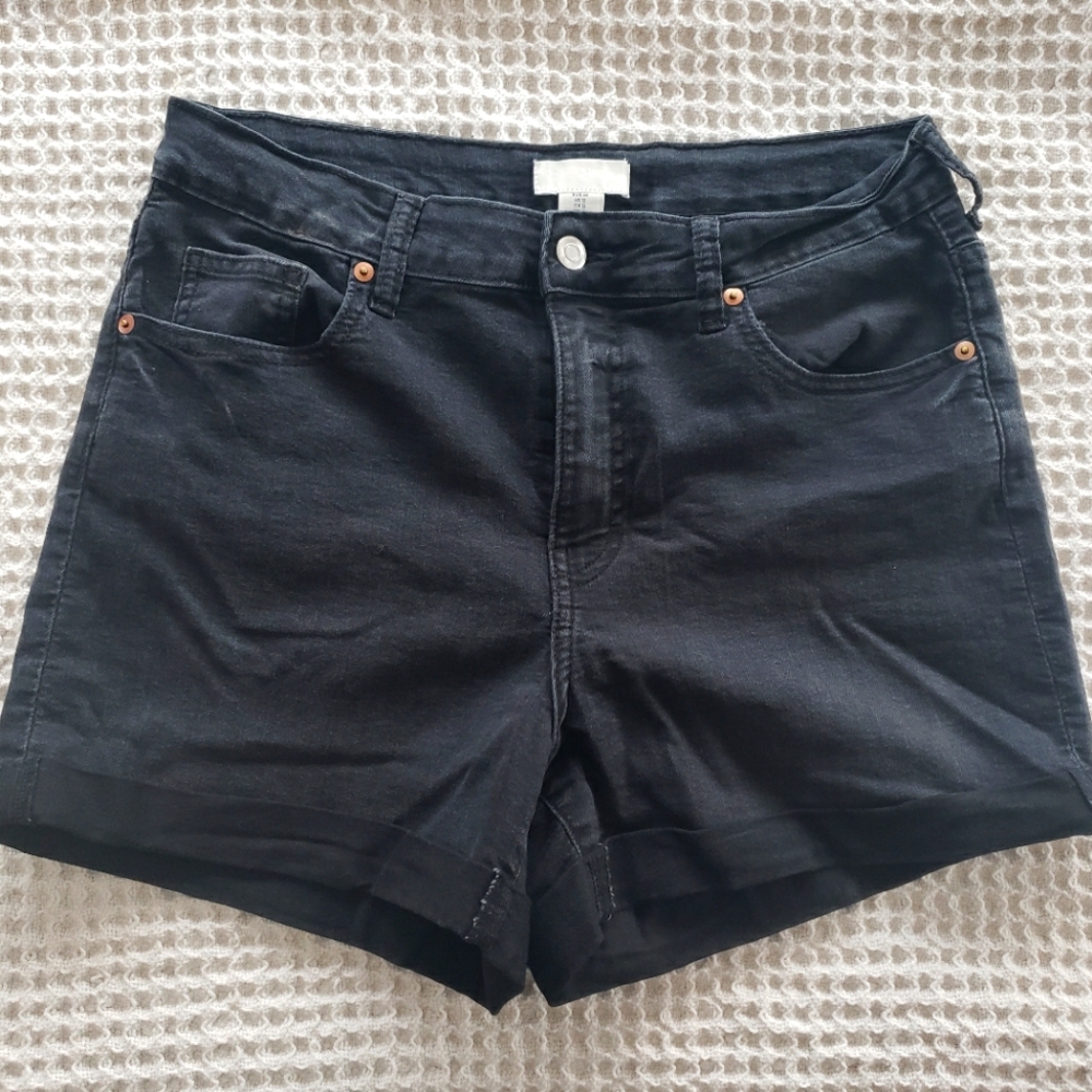 H&M Women's Shorts. Never worn.